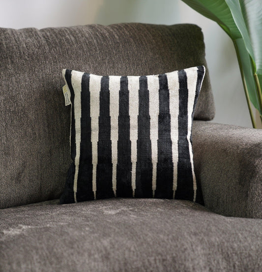 Canvello Decorative Black & White Pillow | 16x16 inch